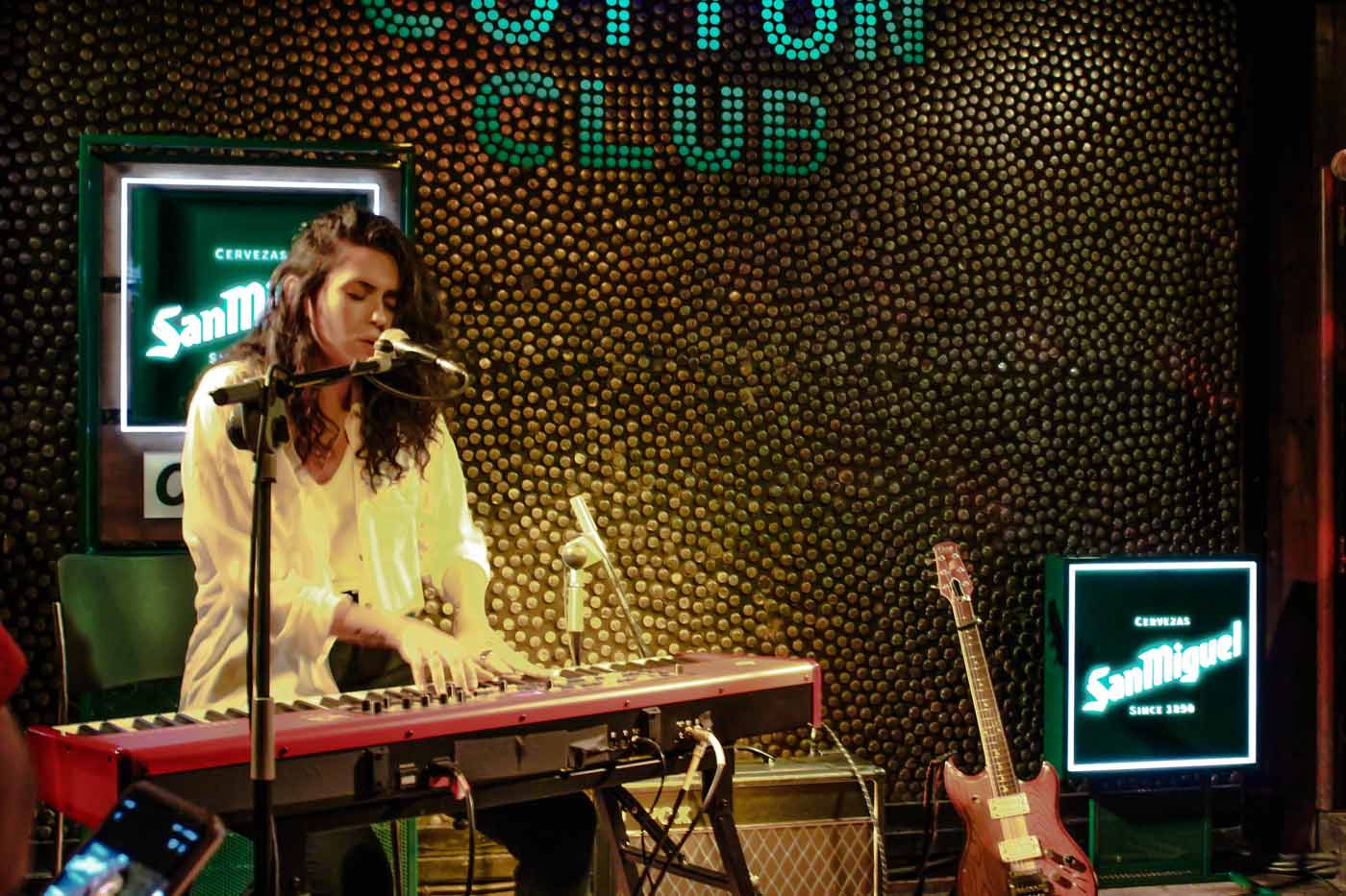 Cálida e hipnótica