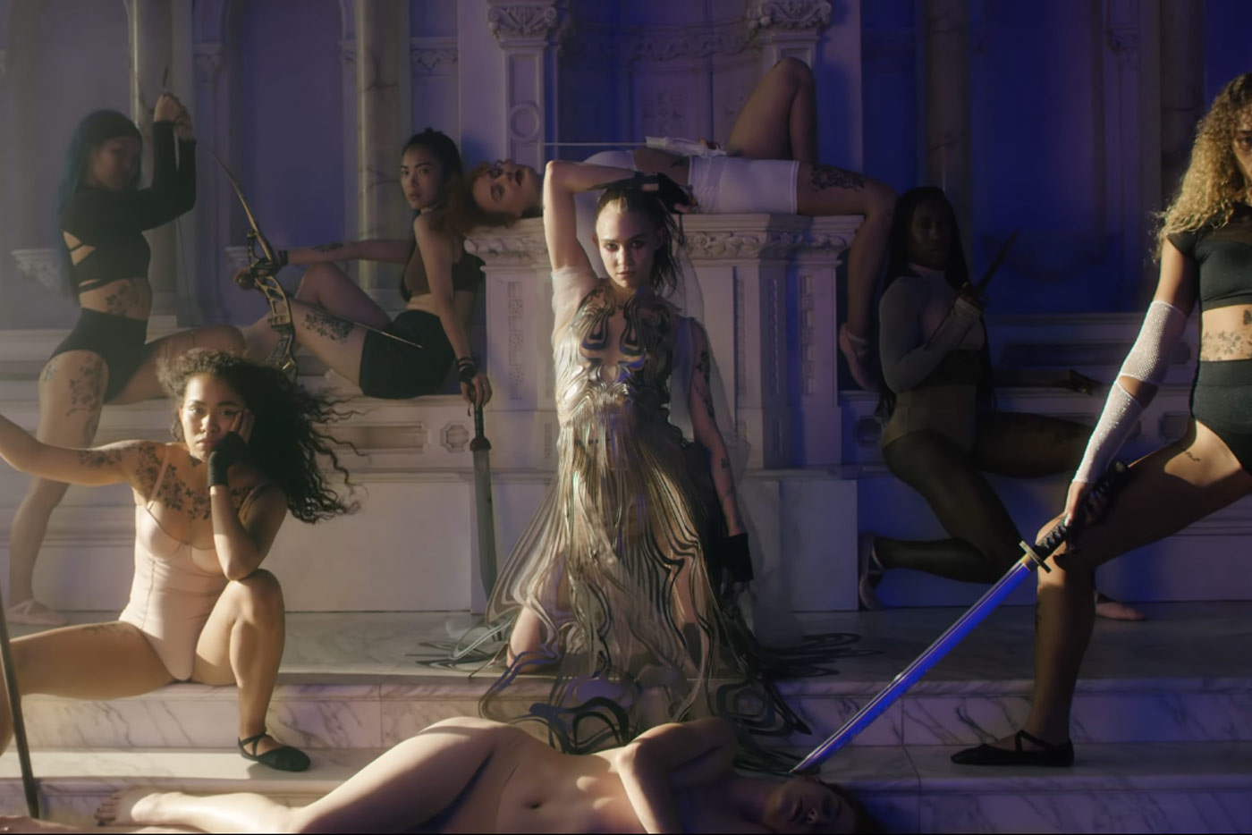 Grimes reaparece con "Violence", nuevo single y videoclip
