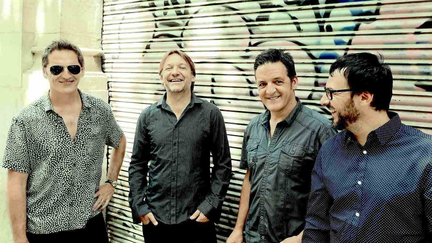 Los "Raqueros del jazz" llenan de música la calle del Sol