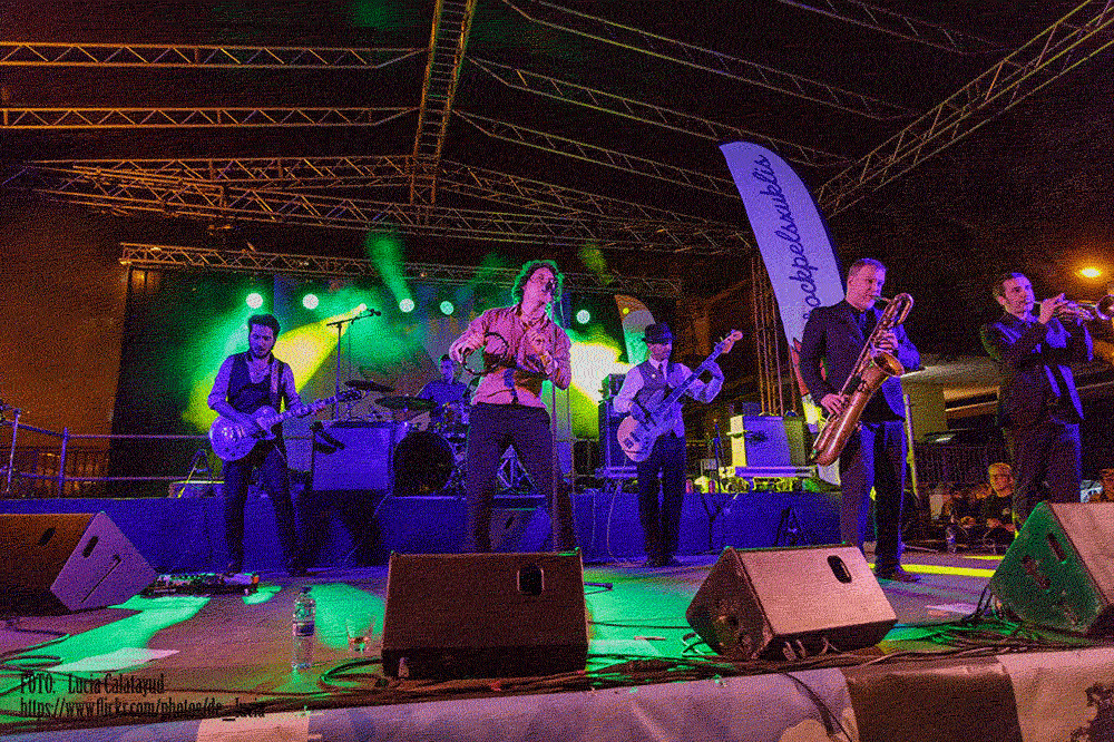 Celebra el décimo aniversario de The Slingshots en Luz de Gas