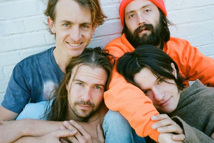 Big Thief se ponen más campestres que nunca en "Certainty"