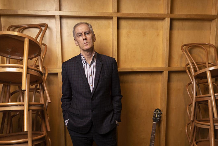 "Ni mis canciones, ni mi voz tienen que ver con el pop contemporáneo"