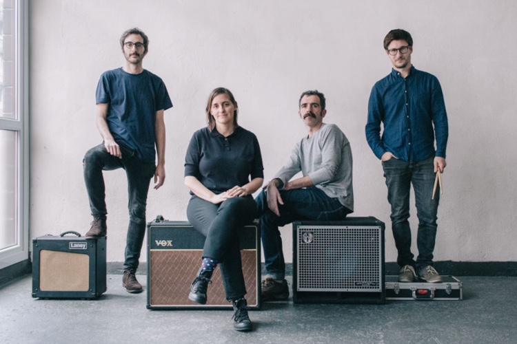 Tom Boyle versiona "Burbujas de amor" de Juan Luis Guerra