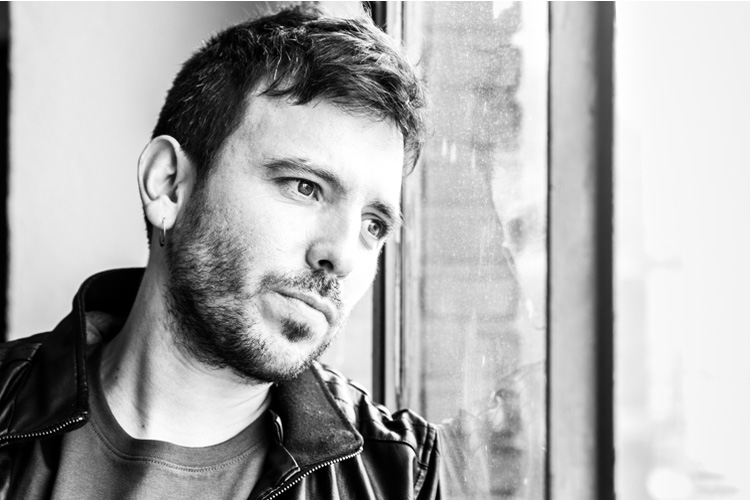 “Resulta muy liberador publicar y componer sin estar bajo el nombre de La Raíz”