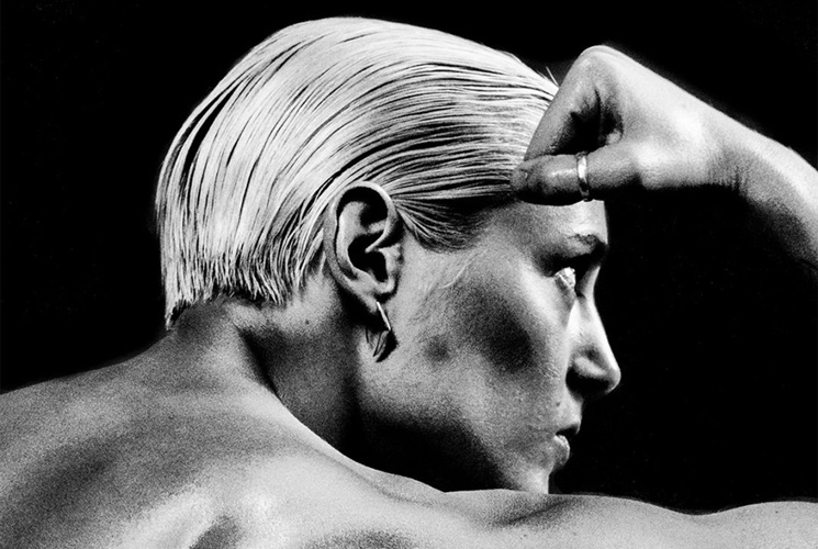 Jehnny Beth lanza "Flower", el primer single de su debut en solitario