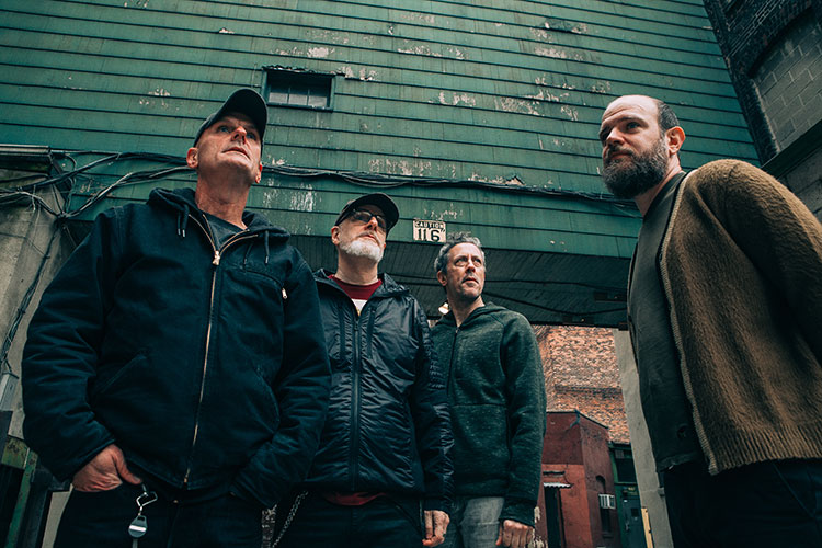 "Ipecac no espera que nadie de nosotros haga un hit masivo"