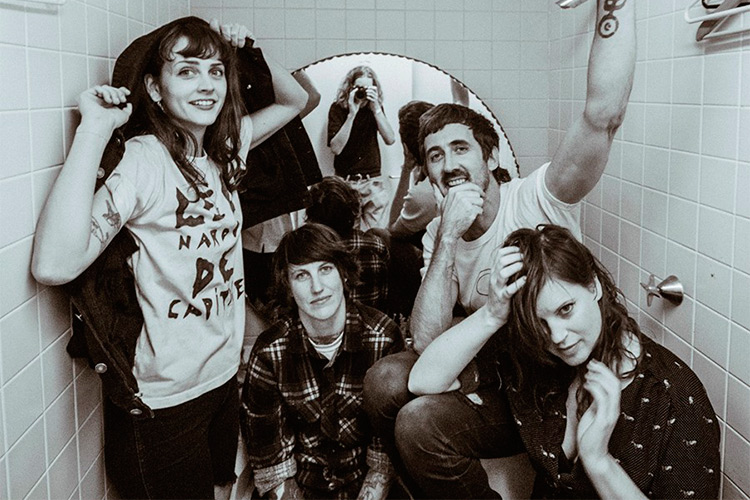 "Suburbiopia" es el nuevo single y videoclip de Tropical Fuck Storm