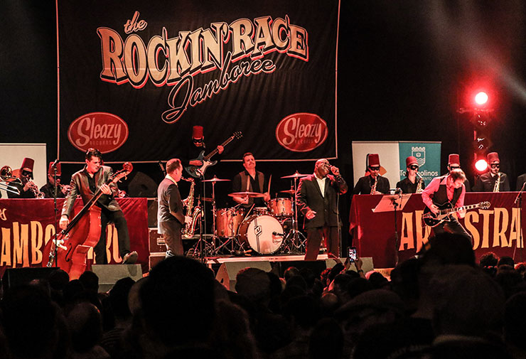 DeLorean, corazones rotos y música en vena