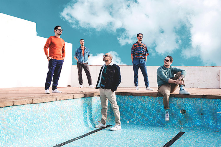 “Nos gusta el equilibro que tenemos entre el pop-rock y lo electrónico, es nuestro sonido”