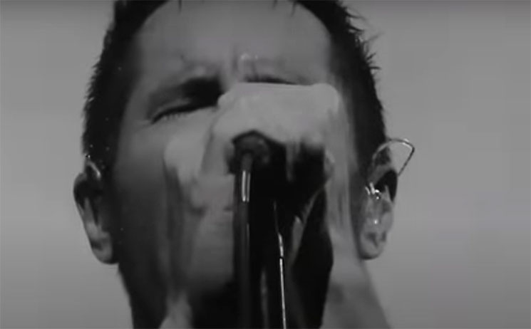 Nine Inch Nails, venta benéfica de merchandising de una gira imposible