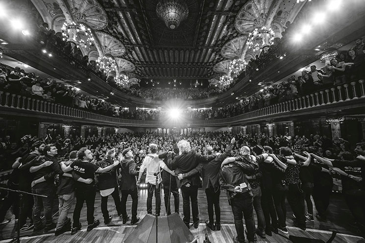 El equipo técnico de Love Of Lesbian pone en marcha #somoscrew