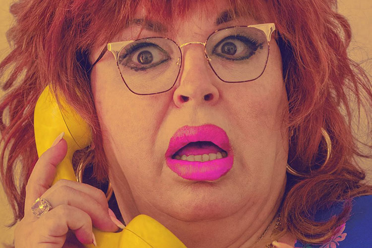 Paca La Piraña: ¿dígame?