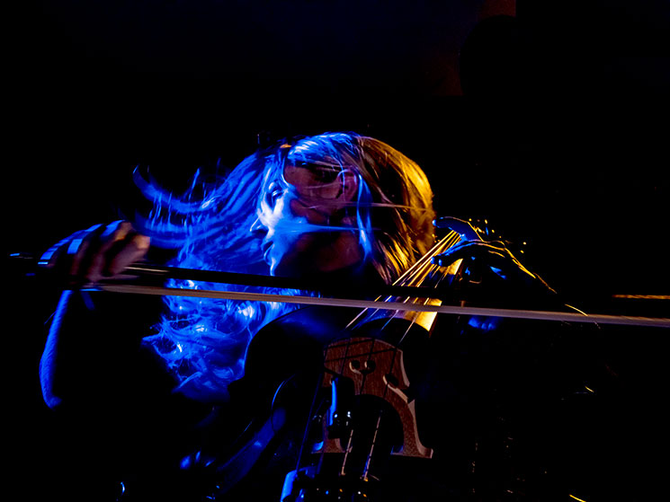 Estrenamos el videoclip de "Trauma" de Cristina Suey