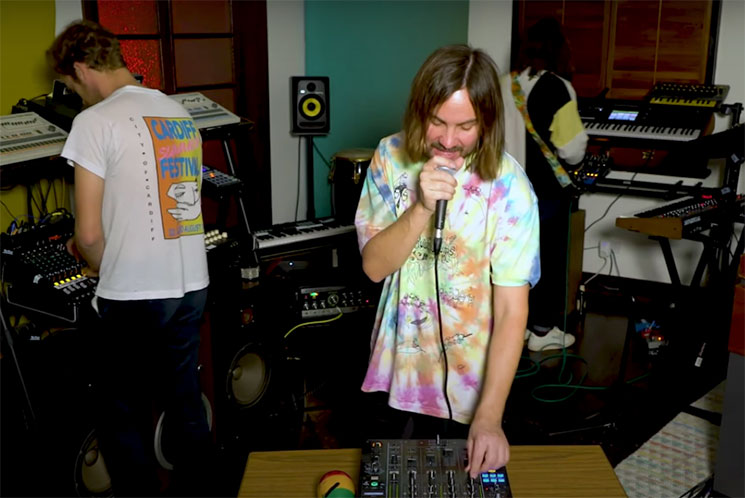 No te pierdas las actuaciones Tiny Desk de Tame Impala y Billie Eilish