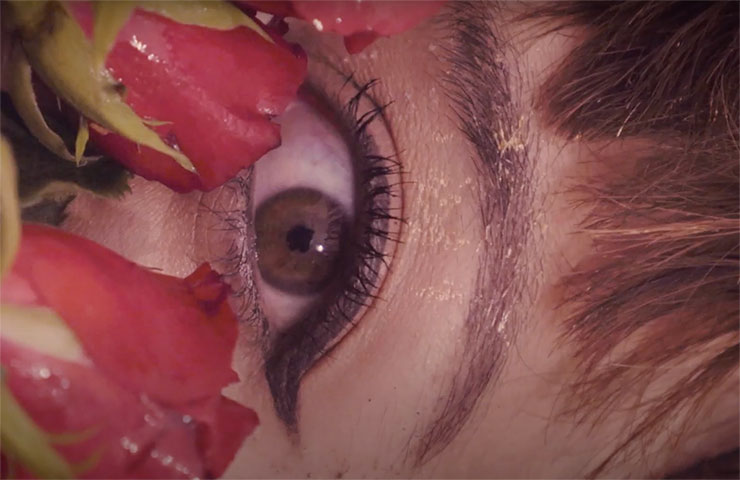 "Arde la ciudad" es el nuevo videosingle de María de Juan