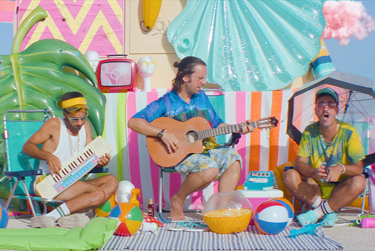 Varry Brava despiden el verano con el videoclip de "Hortera"