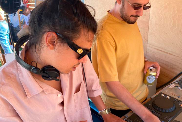 BUS Terraza, escenario para sesiones, conciertos y más