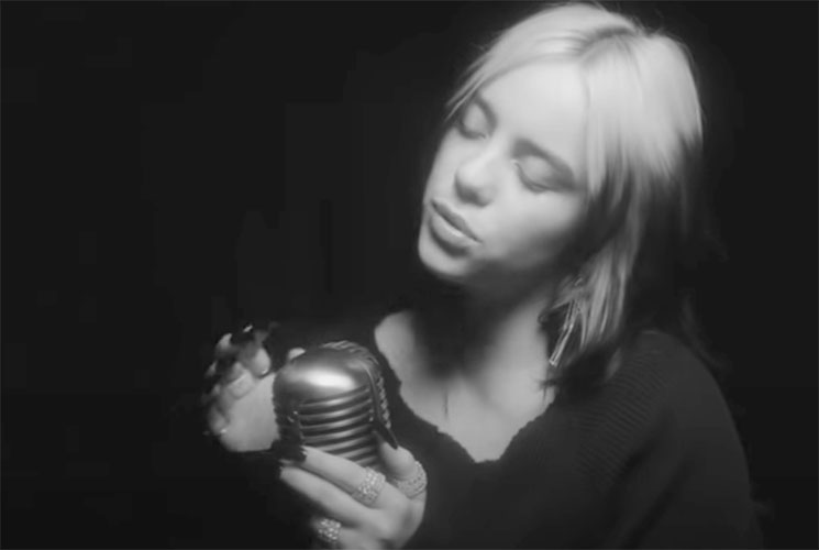 Billie Eilish estrena el video oficial de "No Time To Die"