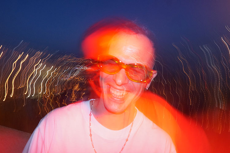 Alizzz, el hombre 'sin cara' de las millones de escuchas