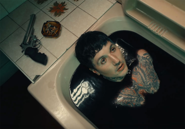 Bring Me The Horizon lanzan el videoclip de “Teardrops”