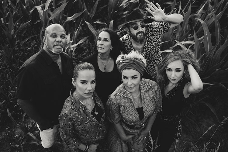 Estrenamos "El día que no", nuevo single y videoclip de Amparanoia