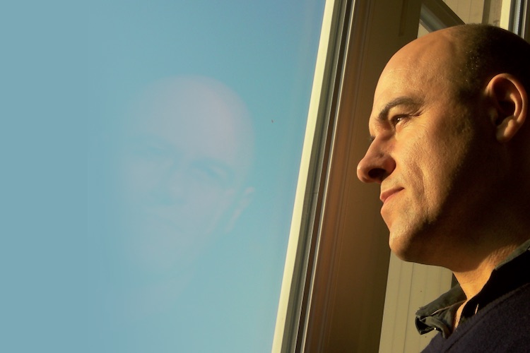 Dominique A revisita sus temas clásicos con una orquesta y un trío