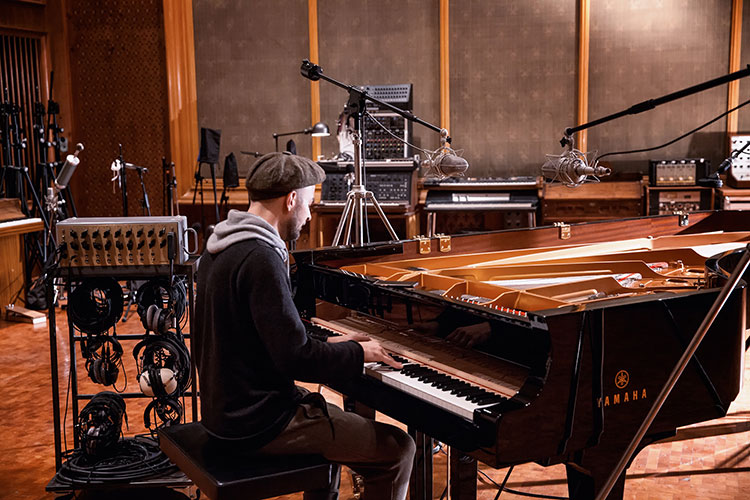 Nils Frahm presenta álbum en directo "Tripping With Nils Frahm"