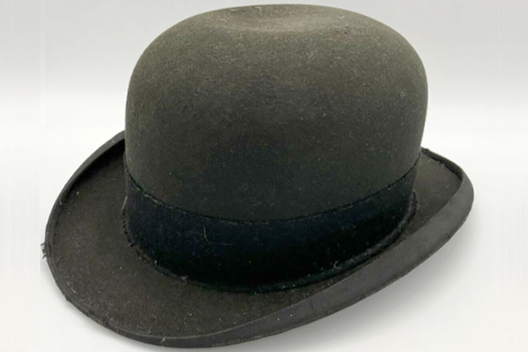 Radiohead subastan el sombrero de Thom Yorke del clip de “Lotus Flower”