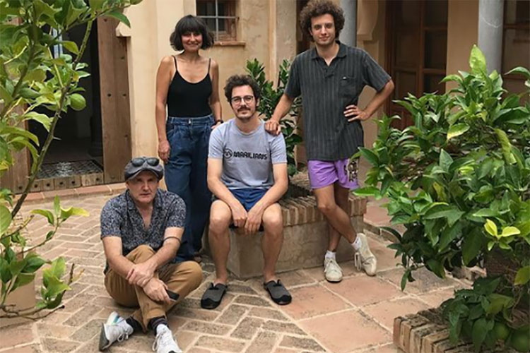 ¿Han grabado Amaral y Cala Vento algún tema juntos?