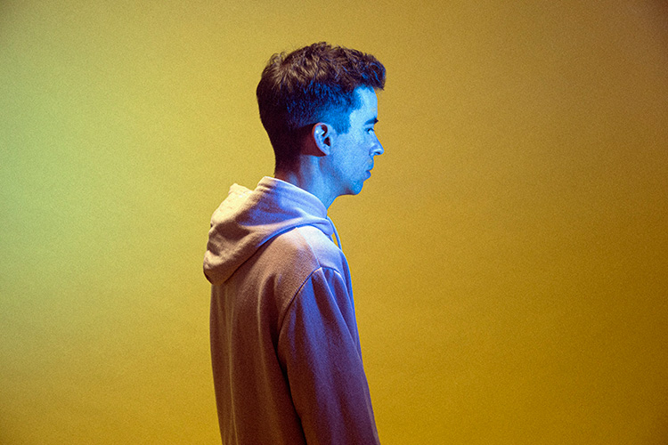 "Buscamos que la canción se aguante con muy poco"