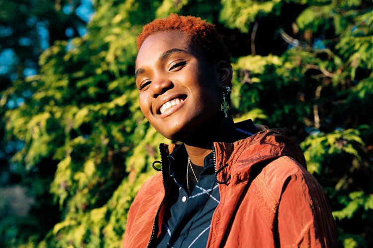 Arlo Parks comparte una versión lo-fi del "vcr" de The xx