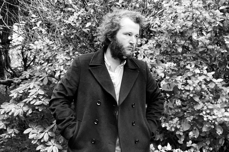 Baio lanza "Dead Hand Control", su tercer álbum de estudio