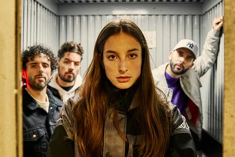 Siloé y Delaporte apuestan por el baile en "Como me quieres tú"