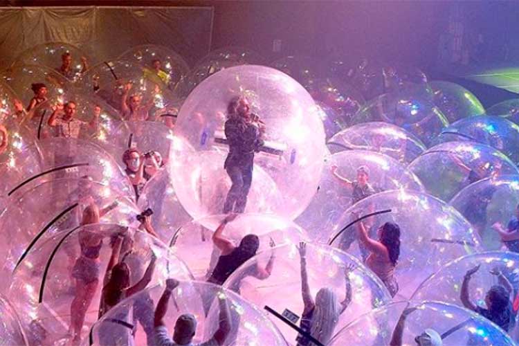 The Flaming Lips anuncian más fechas de sus conciertos en burbujas