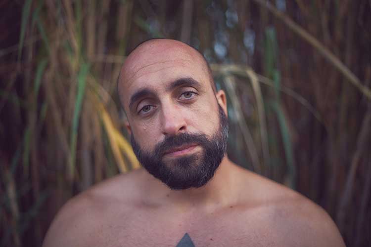 ElHombreViento presenta “Nada y sombras”, segundo adelanto de su próximo disco