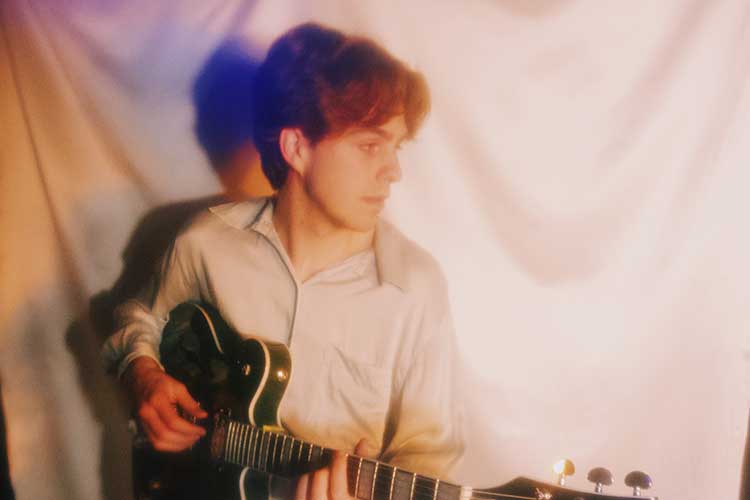 Escucha hoy mismo “Our Little House”, lo nuevo de Rothrigo