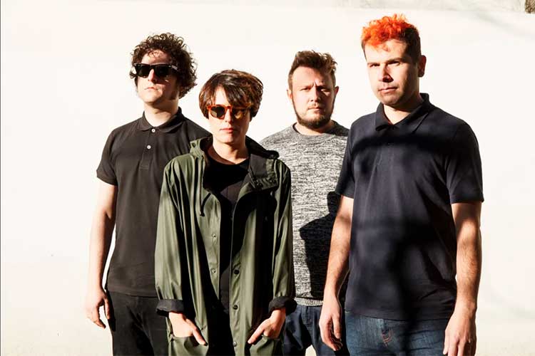 Conciertos Recomendados 12/22: Triángulo de Amor Bizarro, Rojuu, León Benavente, Desakato, Rufus Wainwright...