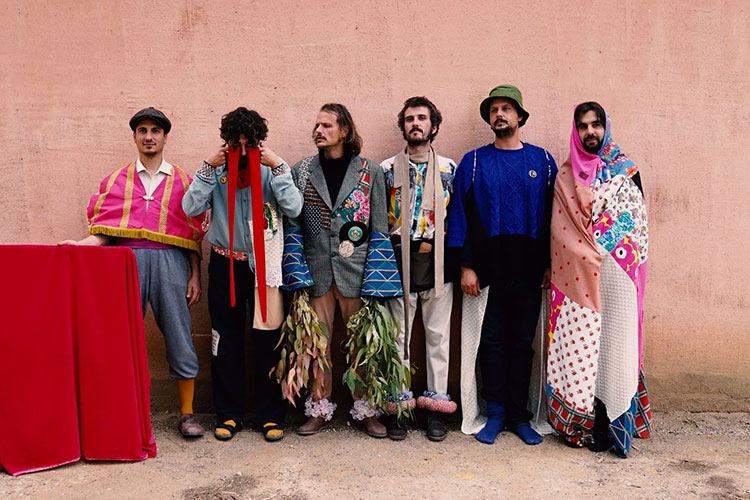 “Vamos a seguir haciendo música hasta que nos aguanten las cuerdas vocales y los dedos”