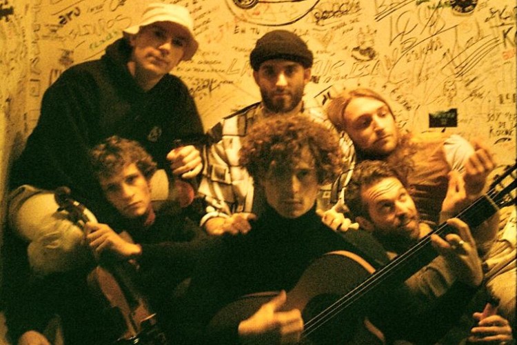 “Queremos hacer canciones bonitas, pero no se trata de hacerlo difícil”