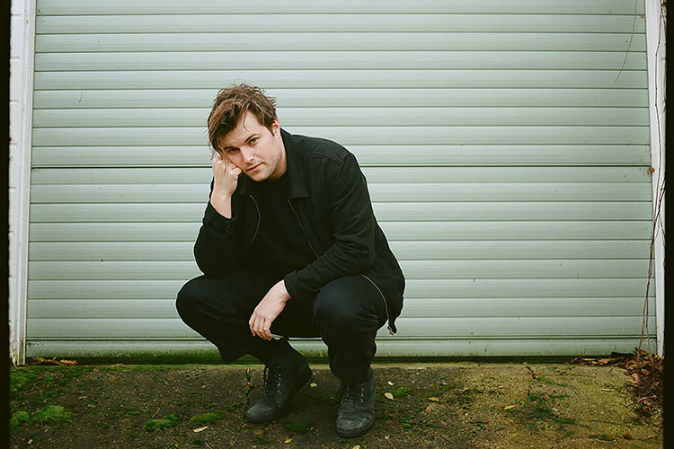 "'Nos estamos peleando' un montón de bandas por tres huecos"