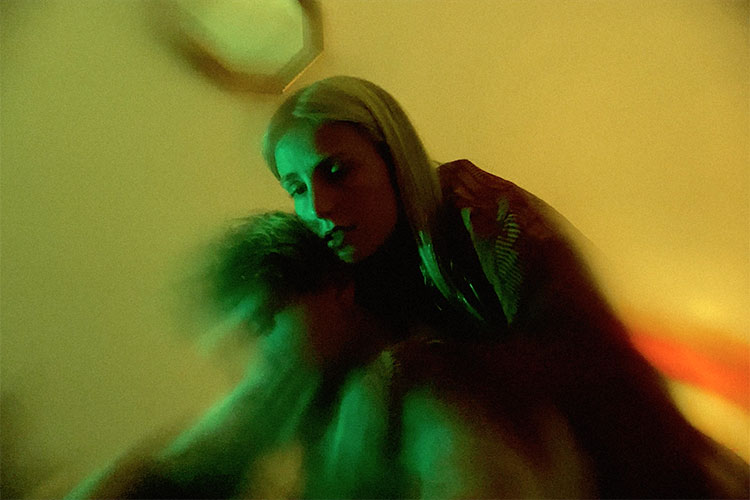 María Escarmiento abraza el bedroom pop en "Cada vez más mayor"