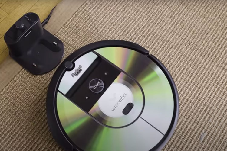 Weezer ya tienen su propio robot de limpieza, "Wroomba"