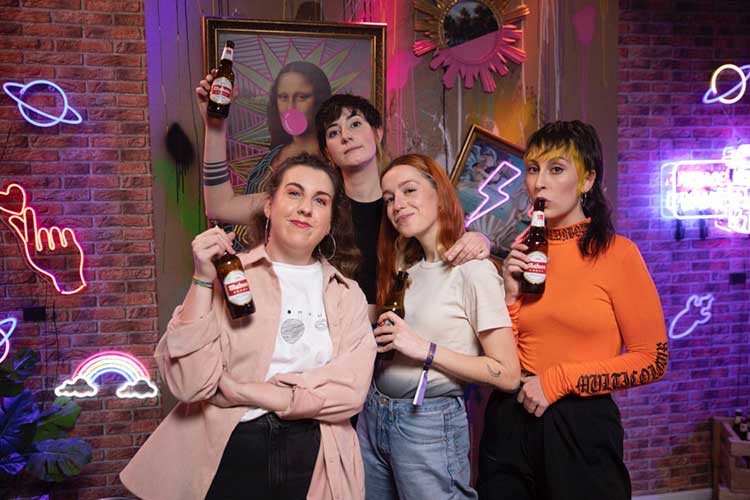 Ginebras son las protagonistas del nuevo episodio de "Una caña con"