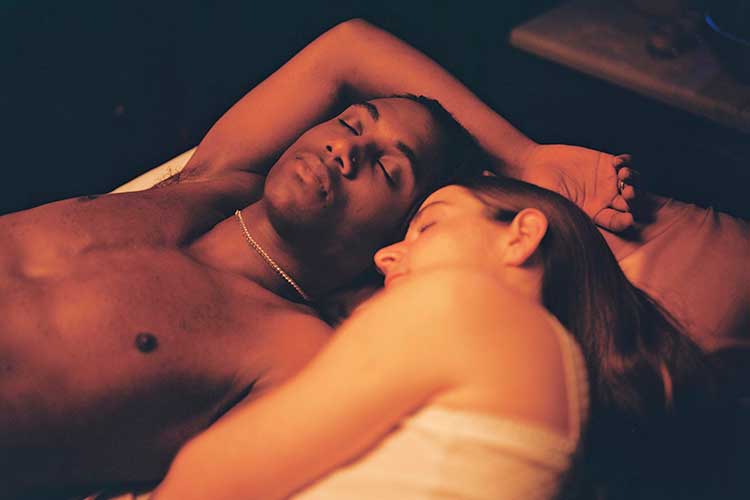 Ya puedes ver y escuchar "T-Rex", lo nuevo de Leïti Sene