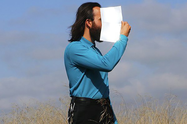 “Busco emocionar con lo justo y hacerlo desde el lenguaje del pop”