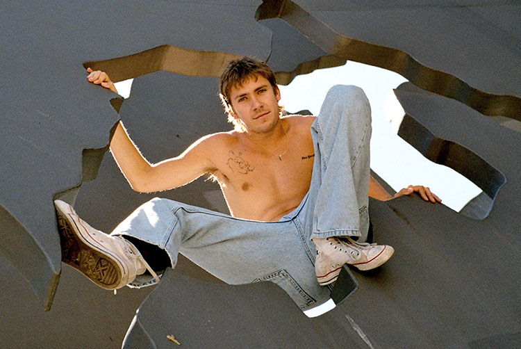 Bernat Cuyàs (ex Holy Bouncer) debuta como Bernarda con "Plàstic"