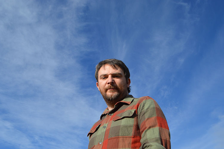 Estreno: Bravo Lahoz "Se abre paso" entre el folk y la canción de autor