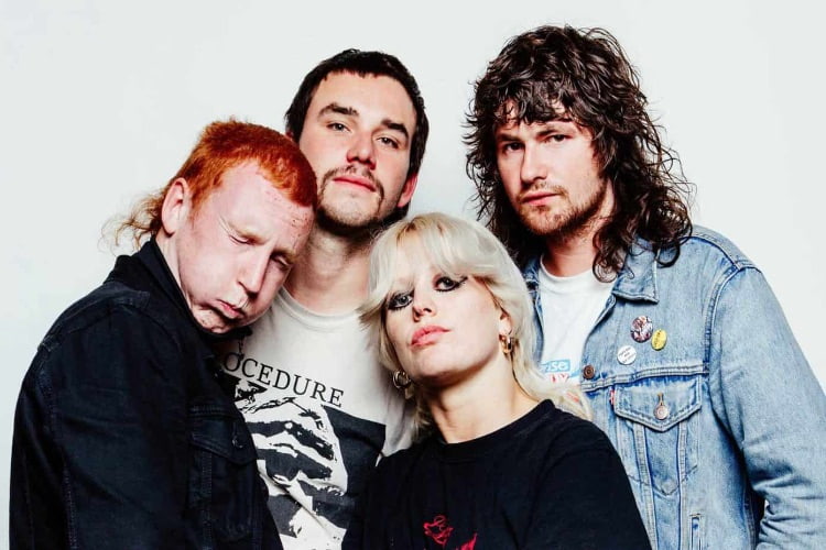 Amyl And The Sniffers anuncian concierto en streaming