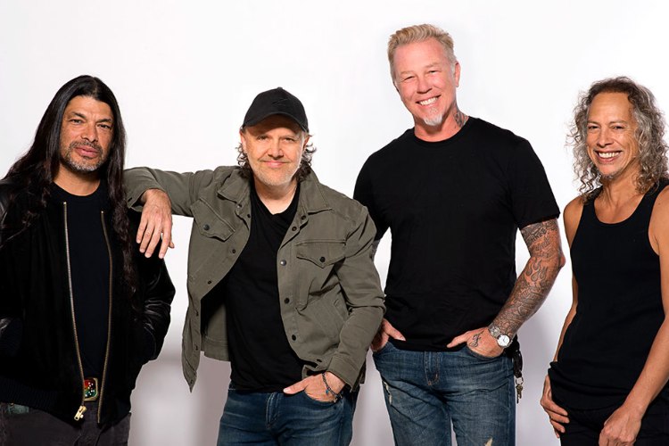 Metallica comparte tres versiones de "Wherever I May Roam" con J Balvin a cargo de una de ellas