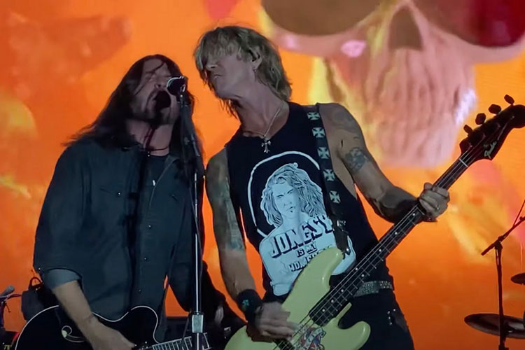 A Dave Grohl y Guns N' Roses les cortan la electricidad en el Bottlerock